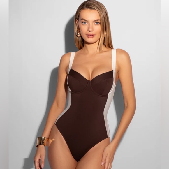 TA3 Lifty Contour One Piece Shapewear Swimsuit Beach Resortwear Sz L Short NWT